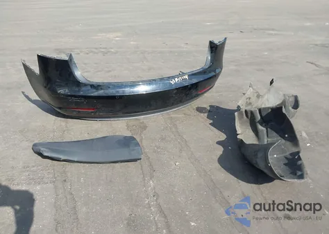 2018 Tesla Model 3 Long Range/Performance z USA, uszkodzony, nr VIN 5YJ3E1EB0JF184387